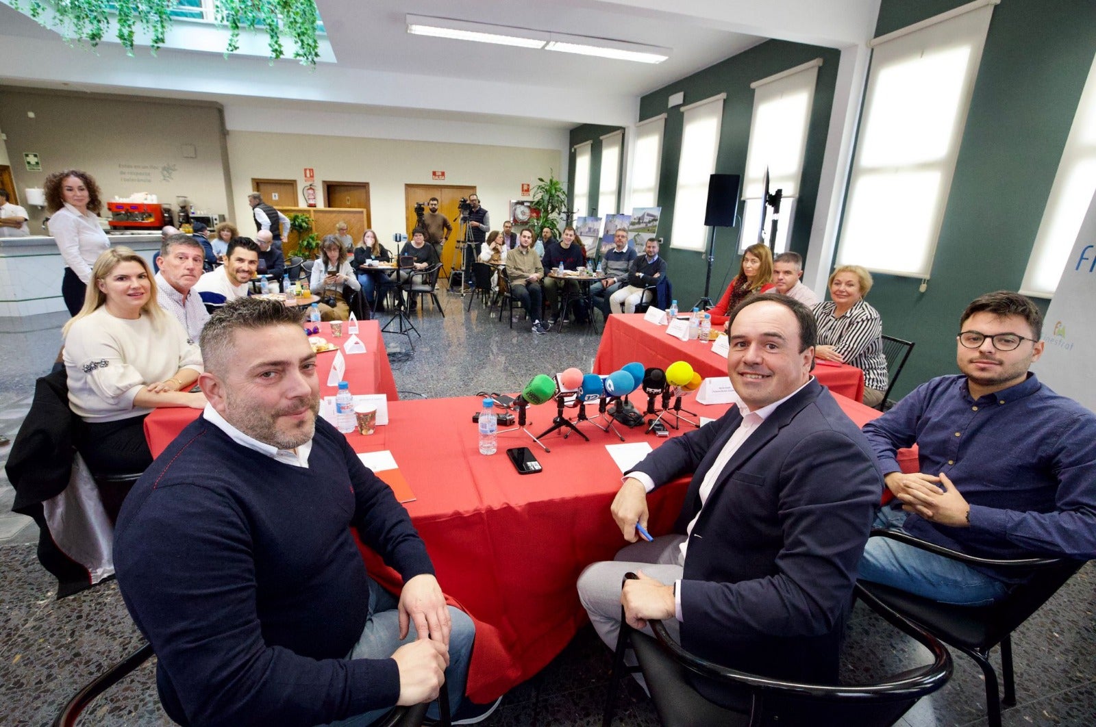 Juanfran Pérez reclama a Generalitat el adelanto de la construcción del Instituito Juanfran Pérez reclama a Generalitat el adelanto de la construcción del Instituito