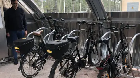 Aparcabicis cerrado Elche. Aparcabicis cerrado Elche.