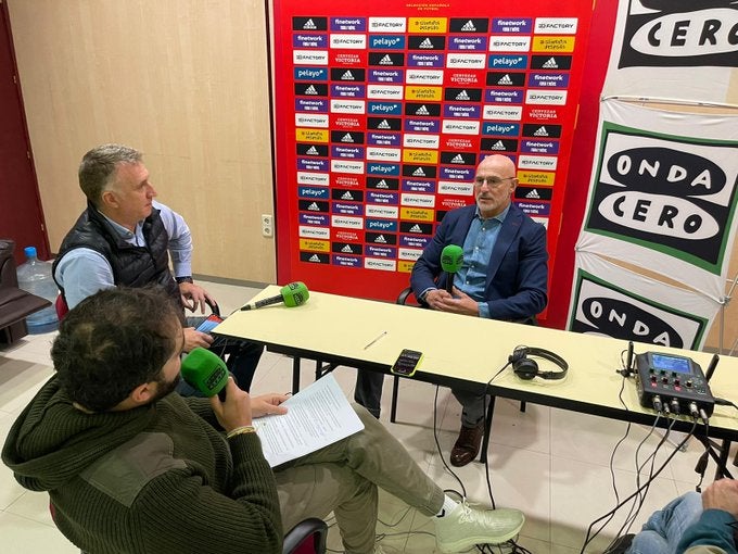 Luis de la Fuente: "Yo pensaba que Luis Enrique iba a seguir" Luis de la Fuente: "Yo pensaba que Luis Enrique iba a seguir"