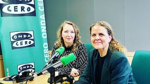La presidenta de la asociación balear de la empresa familiar, Esther Vidal, es entrevistada en Onda Cero Mallorca por Elka Dimitrova. La presidenta de la asociación balear de la empresa familiar, Esther Vidal, es entrevistada en Onda Cero Mallorca por Elka Dimitrova.