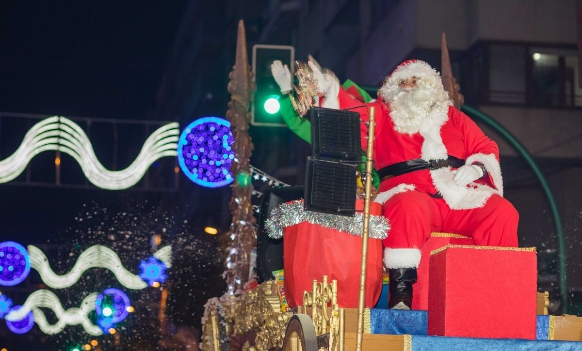 Papá Noel a las puertas de Elche: llega en la tarde de este sábado arropado por un desfile de fantasía Papá Noel a las puertas de Elche: llega en la tarde de este sábado arropado por un desfile de fantasía