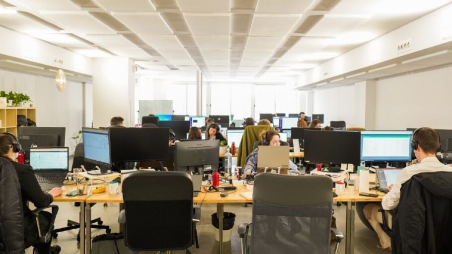 Las empresas ya pueden solicitar las ayudas para la jornada laboral de 4 d&iacute;as