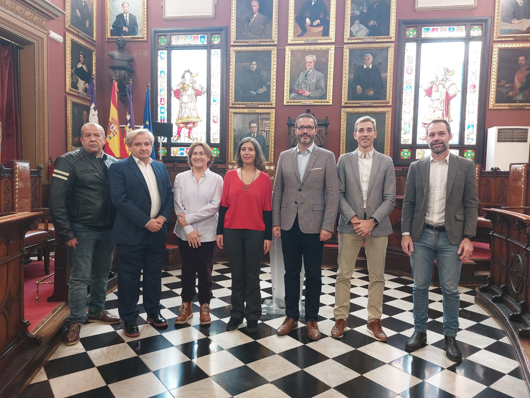 El Ayuntamiento de Palma comprará el 78,5% de los títulos del estadio Luis Sitjar por 10 millones de euros El Ayuntamiento de Palma comprará el 78,5% de los títulos del estadio Luis Sitjar por 10 millones de euros