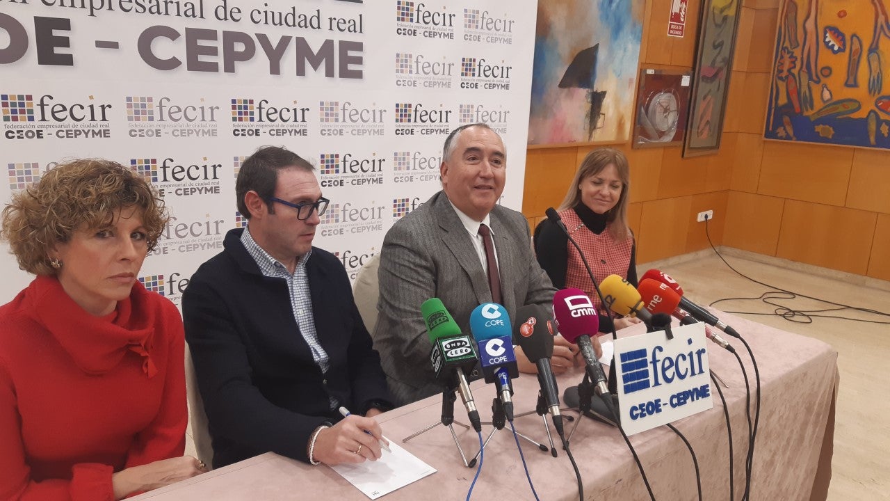 Carlos Marín: "La nueva sede de FECIR en Ciudad Real está más lejos que antes aunque el proyecto sigue vivo" Carlos Marín: "La nueva sede de FECIR en Ciudad Real está más lejos que antes aunque el proyecto sigue vivo"