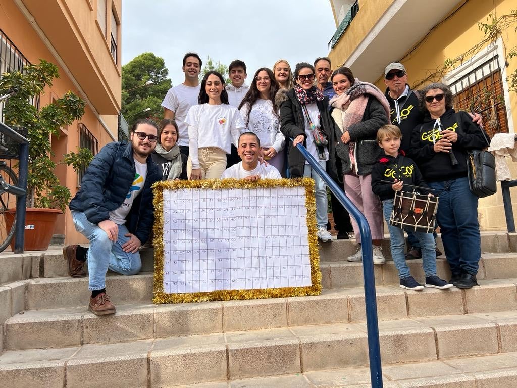 Las fiestas del Raval Roig presentan a la comisión más joven de su historia Las fiestas del Raval Roig presentan a la comisión más joven de su historia