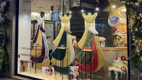 En Óptica Chantal en Torreviejatienes las mejores ideas para regalar en Navidad optica