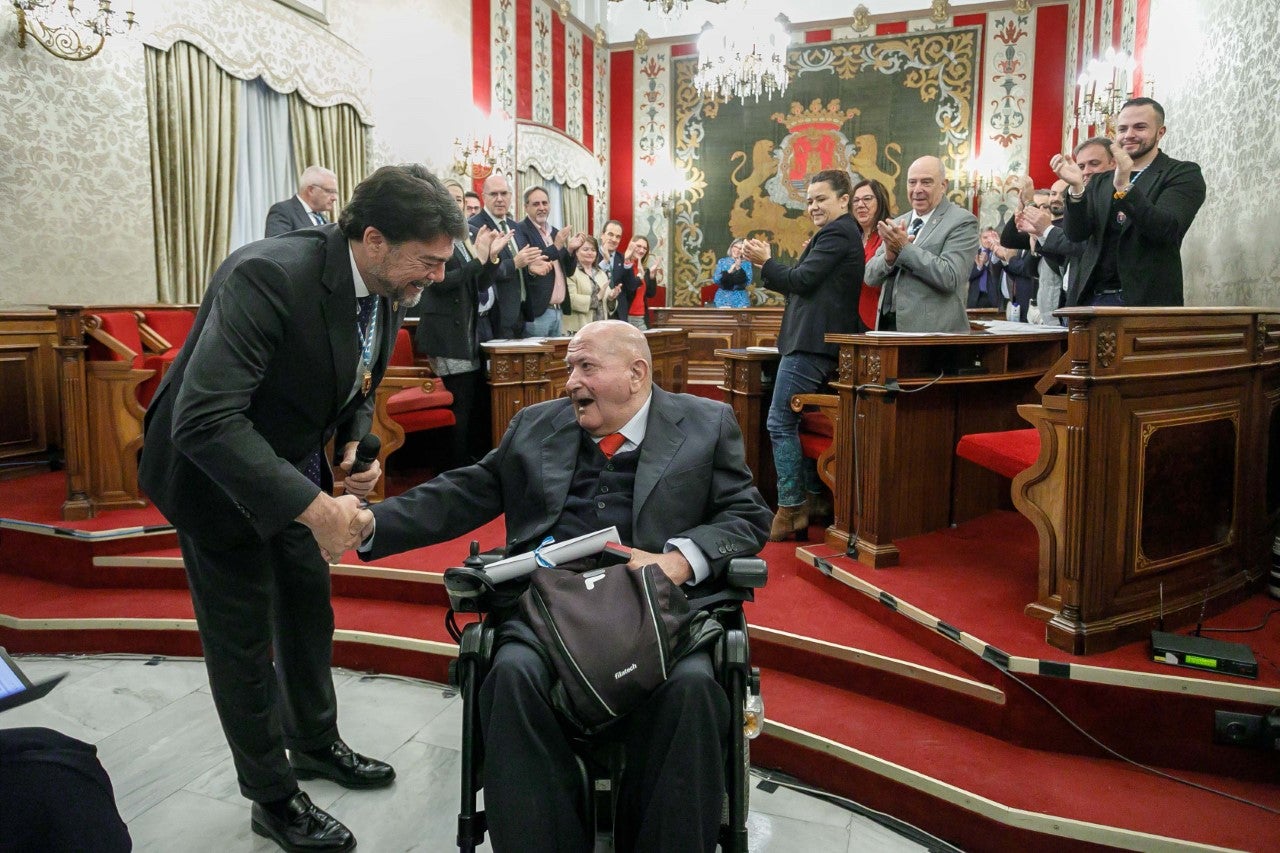 José de la Casa, Javier Cabo y Pedro Ferrándiz, Hijos Predilectos de Alicante José de la Casa, Javier Cabo y Pedro Ferrándiz, Hijos Predilectos de Alicante
