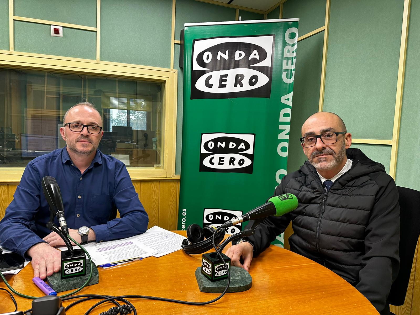 Salustiano Ureña: "Albolote y sus urbanizaciones son más seguros desde la implantación del sistema de videovigilancia" Salustiano Ureña: "Albolote y sus urbanizaciones son más seguros desde la implantación del sistema de videovigilancia"