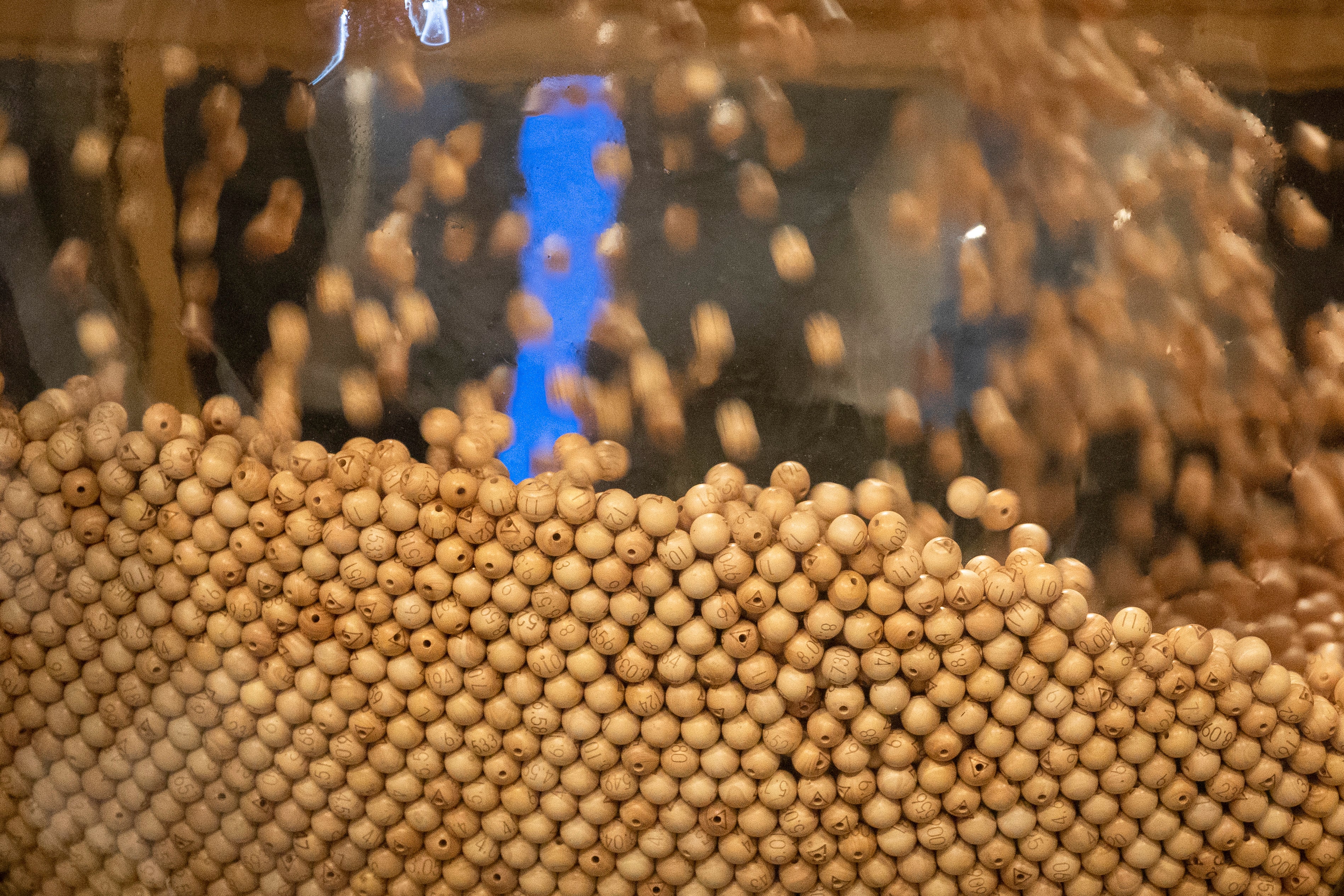 Esta es la probabilidad de ganar el Gordo de la Lotería de Navidad con una bola trucada Esta es la probabilidad de ganar el Gordo de la Lotería de Navidad con una bola trucada