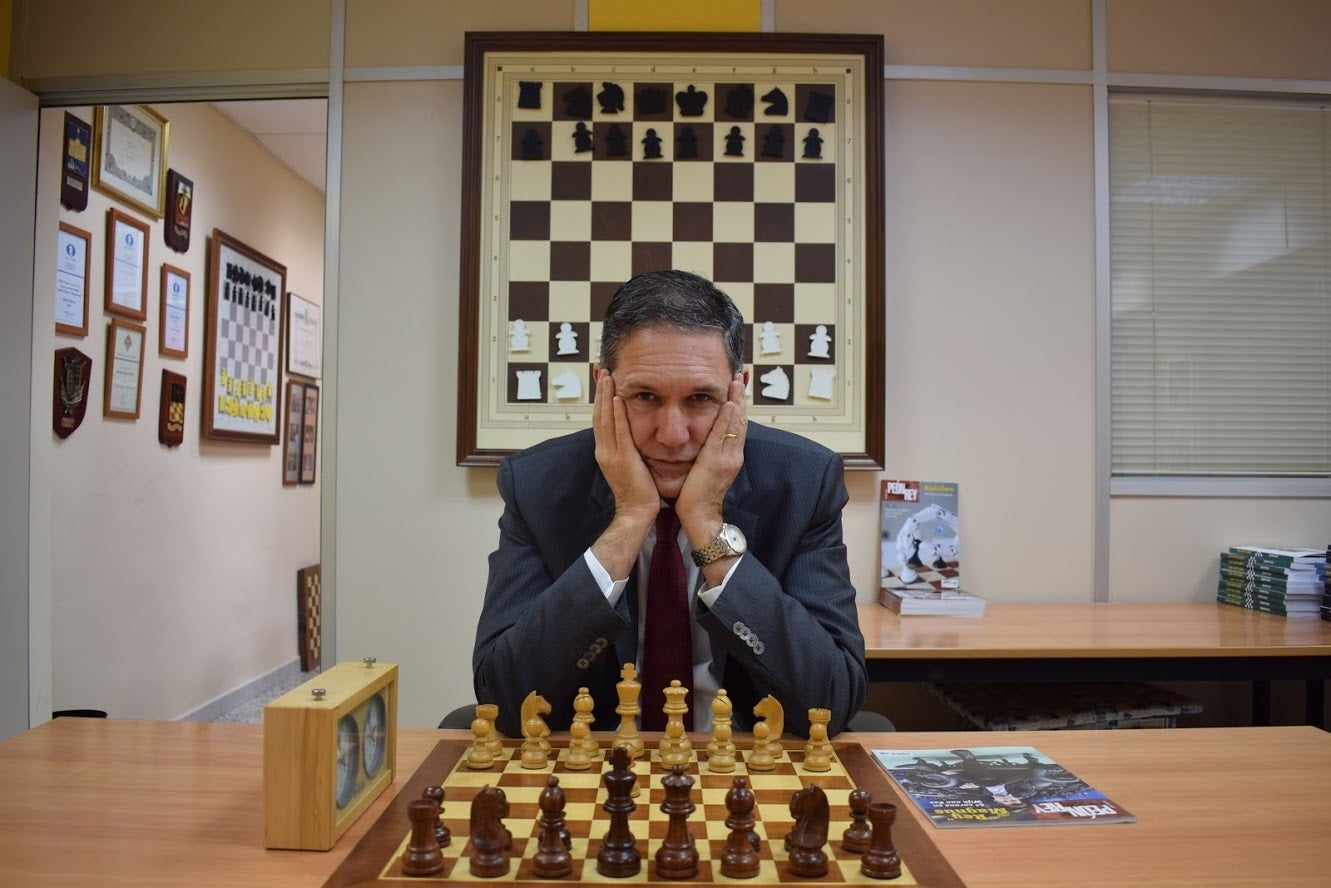 Miguel Illescas: "me convertí en Gran Maestro Internacional de ajedrez casi sin querer" Miguel Illescas: "me convertí en Gran Maestro Internacional de ajedrez casi sin querer"
