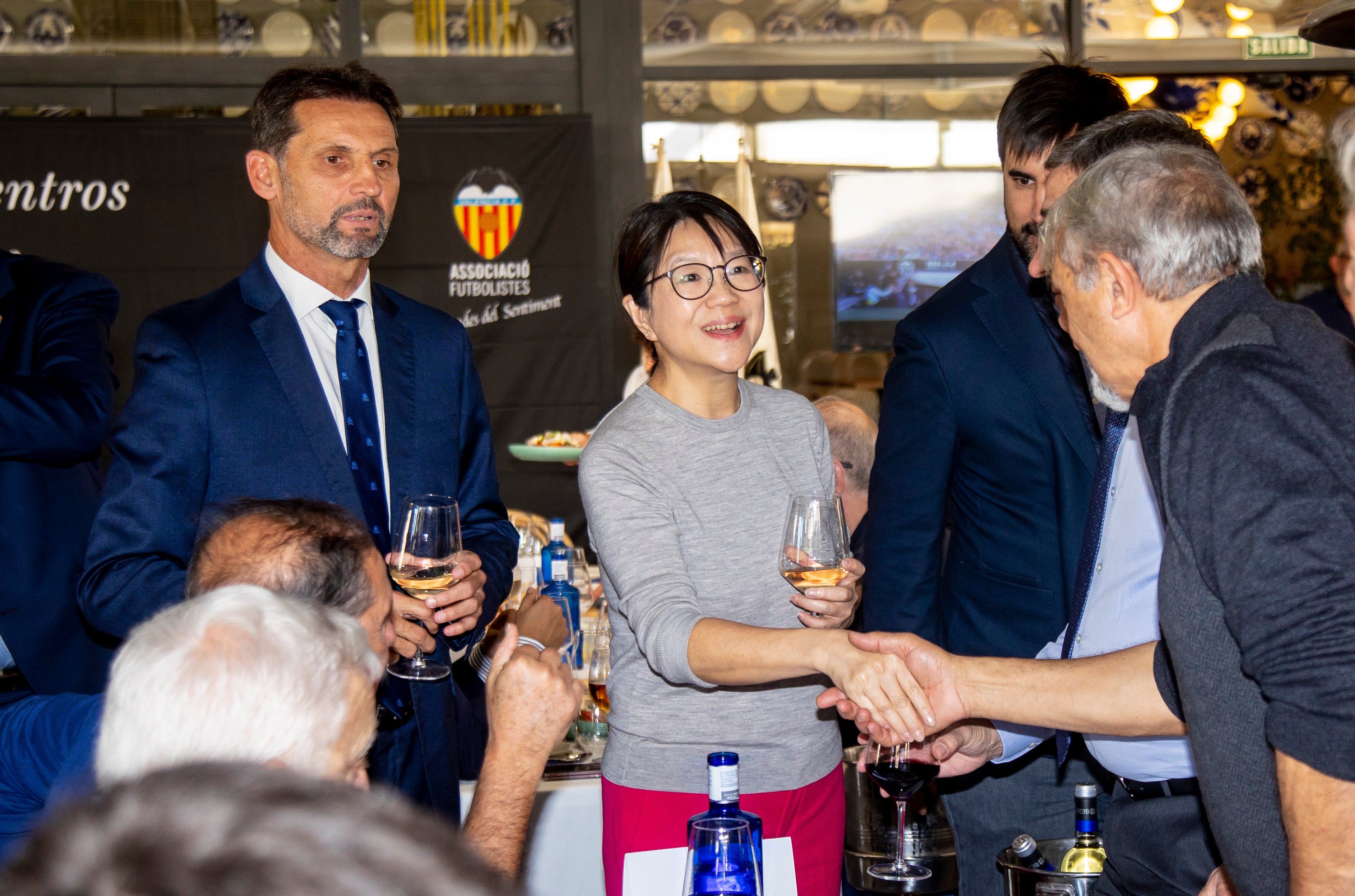 Layhoon anuncia un derbi de leyendas entre el Valencia y el Levante Layhoon anuncia un derbi de leyendas entre el Valencia y el Levante