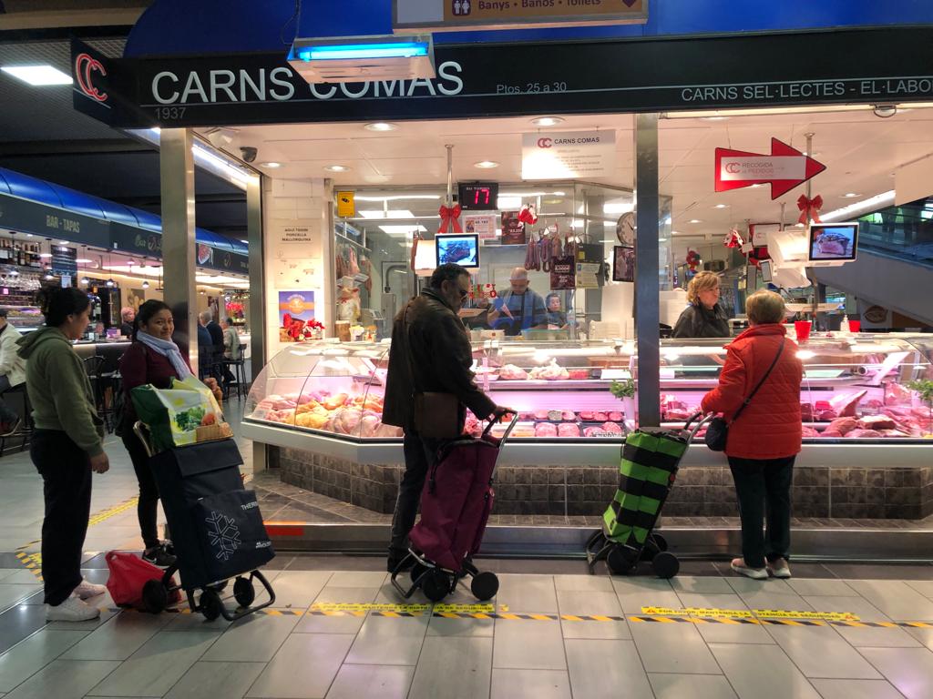 Los ciudadanos de Baleares ultiman las compras para Nochebuena en la que será la Navidad más cara de la historia Los ciudadanos de Baleares ultiman las compras para Nochebuena en la que será la Navidad más cara de la historia