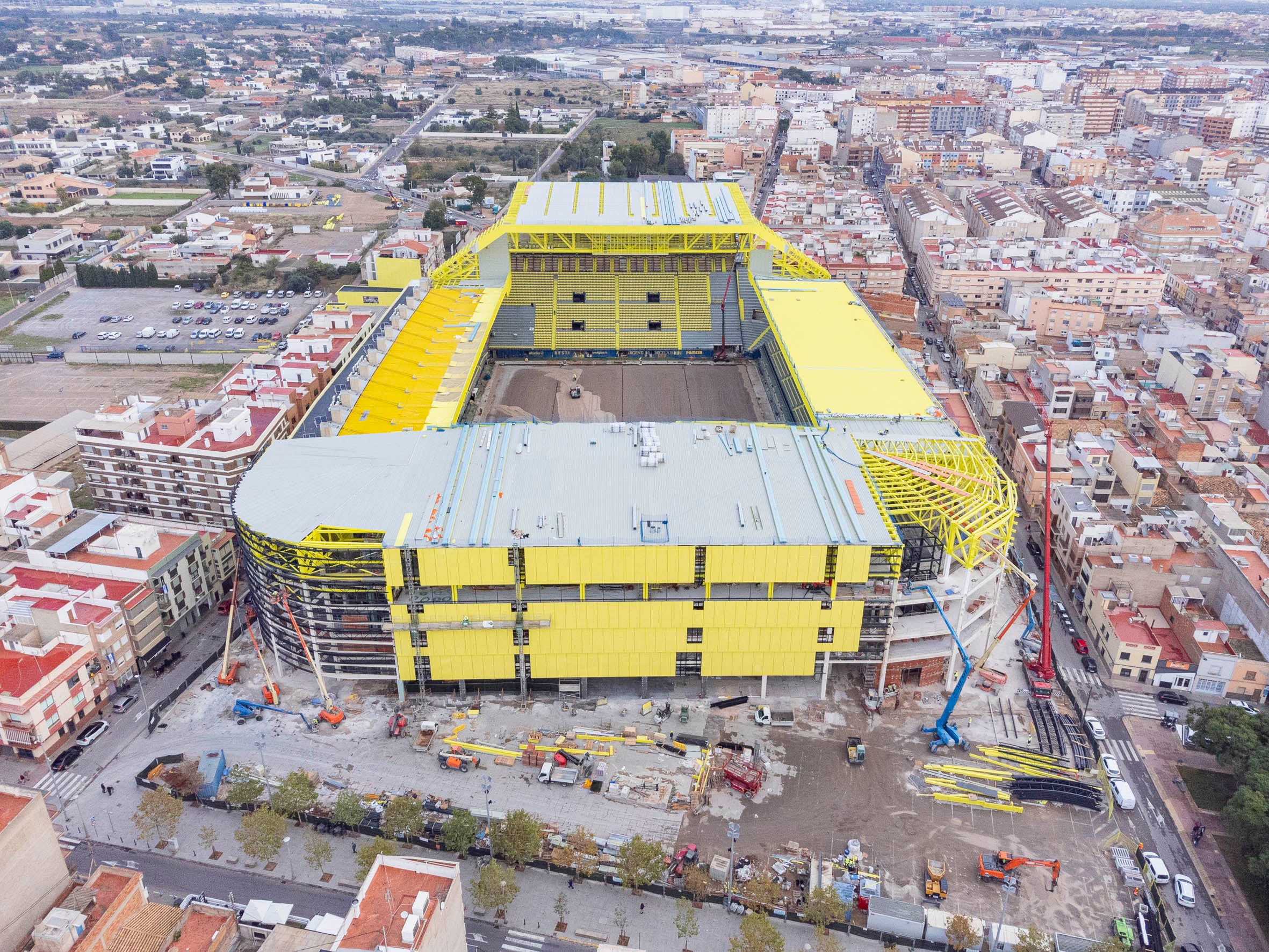 El alcalde de Vila-real ha mostrado sus condolencias a la familia del trabajador fallecido en la reforma del Estadio El alcalde de Vila-real ha mostrado sus condolencias a la familia del trabajador fallecido en la reforma del Estadio