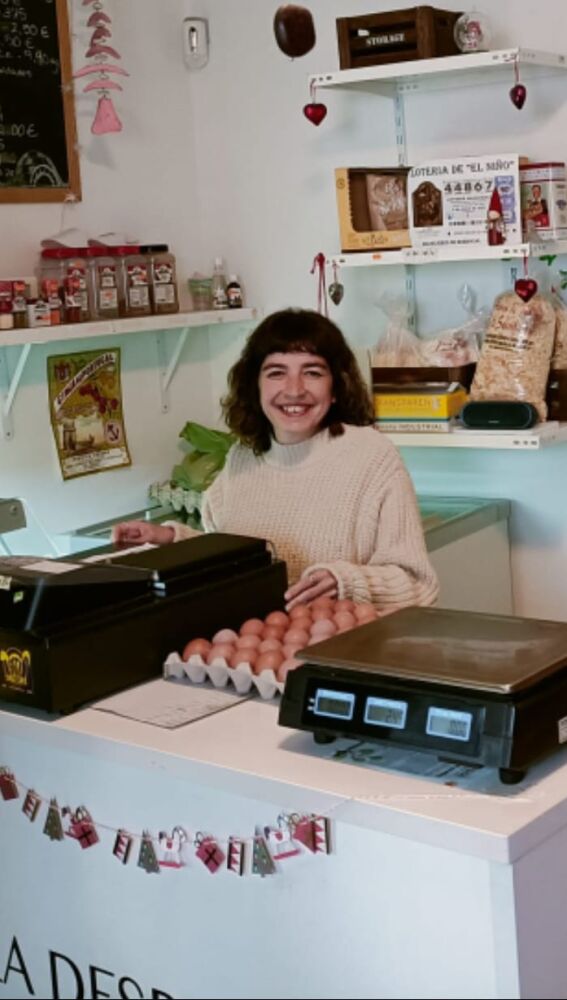 Rocío regenta un establecimiento comercial en Berrocal.