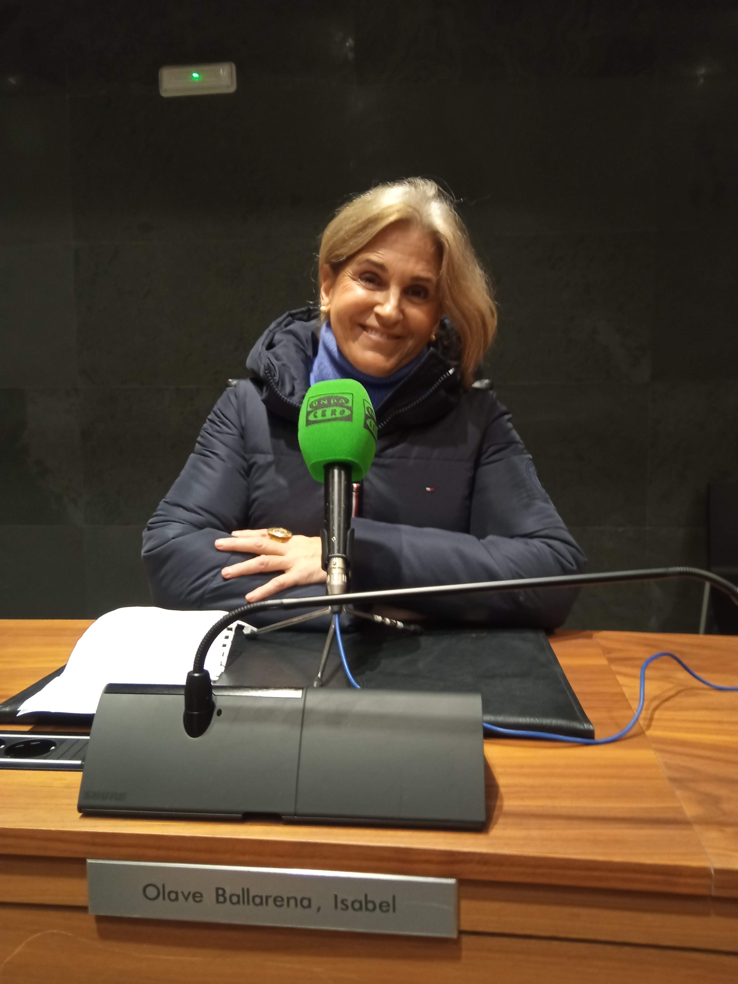 Maisabel Olave: "No soy virtuosa de ningún instrumento pero soy capaz de acompañar con piano, acordeón o guitarra" Maisabel Olave: "No soy virtuosa de ningún instrumento pero soy capaz de acompañar con piano, acordeón o guitarra"