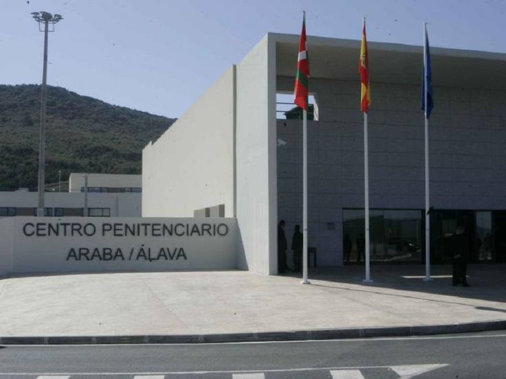 En prisión el acusado de matar a una anciana en la residencia en la que convivían en Vitoria En prisión el acusado de matar a una anciana en la residencia en la que convivían en Vitoria