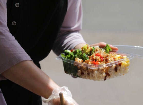 Tuppers para lo que no te comas en el restaurante Tuppers para lo que no te comas en el restaurante