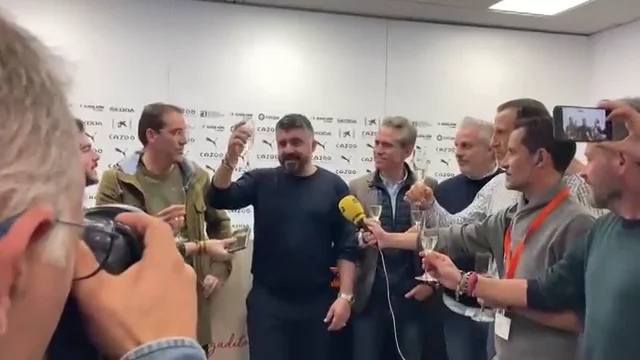 Gennaro Gattuso hace un brindis navideño muy valenciano Gennaro Gattuso hace un brindis navideño muy valenciano