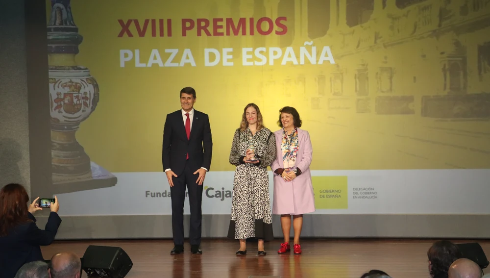 Entrega premios Plaza de España a la primera promoción de enfermeras