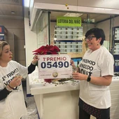 El Gordo toca en Castelló: La administración de El Corte Inglés reparte la fortuna con el número 05490 El Gordo toca en Castelló: La administración de El Corte Inglés reparte la fortuna con el número 05490
