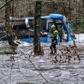 El autobús siniestrado en el río Lérez de Pontevedra.