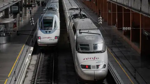 Imagen de archivo de trenes de Renfe. Imagen de archivo de trenes de Renfe.