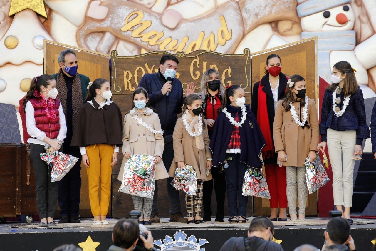 El Ayuntamiento de Alicante repartirá 3000 bolsas de uvas de la suerte en la plaza del Consistorio El Ayuntamiento de Alicante repartirá 3000 bolsas de uvas de la suerte en la plaza del Consistorio