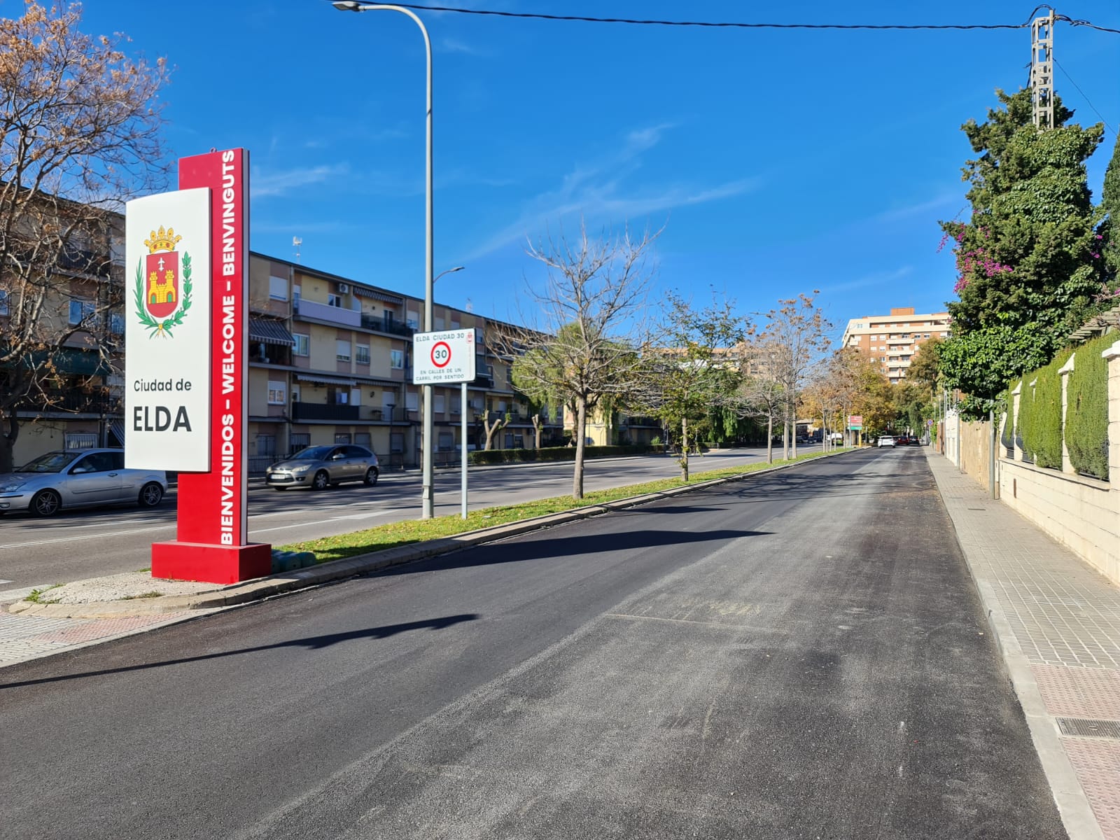 Elda ultima las obras de mejora de accesibilidad y asfaltado en la avenida de los Eucaliptus Elda ultima las obras de mejora de accesibilidad y asfaltado en la avenida de los Eucaliptus