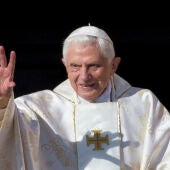 El papa Benedicto XVI en la beatificación de Pablo VI en 2014
