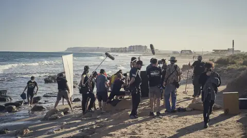 Alicante acoge medio centenar de rodajes este año y tiene previsiones muy positivas para el 2023 Rodaje de la serie "Sin Huellas" de Amazon