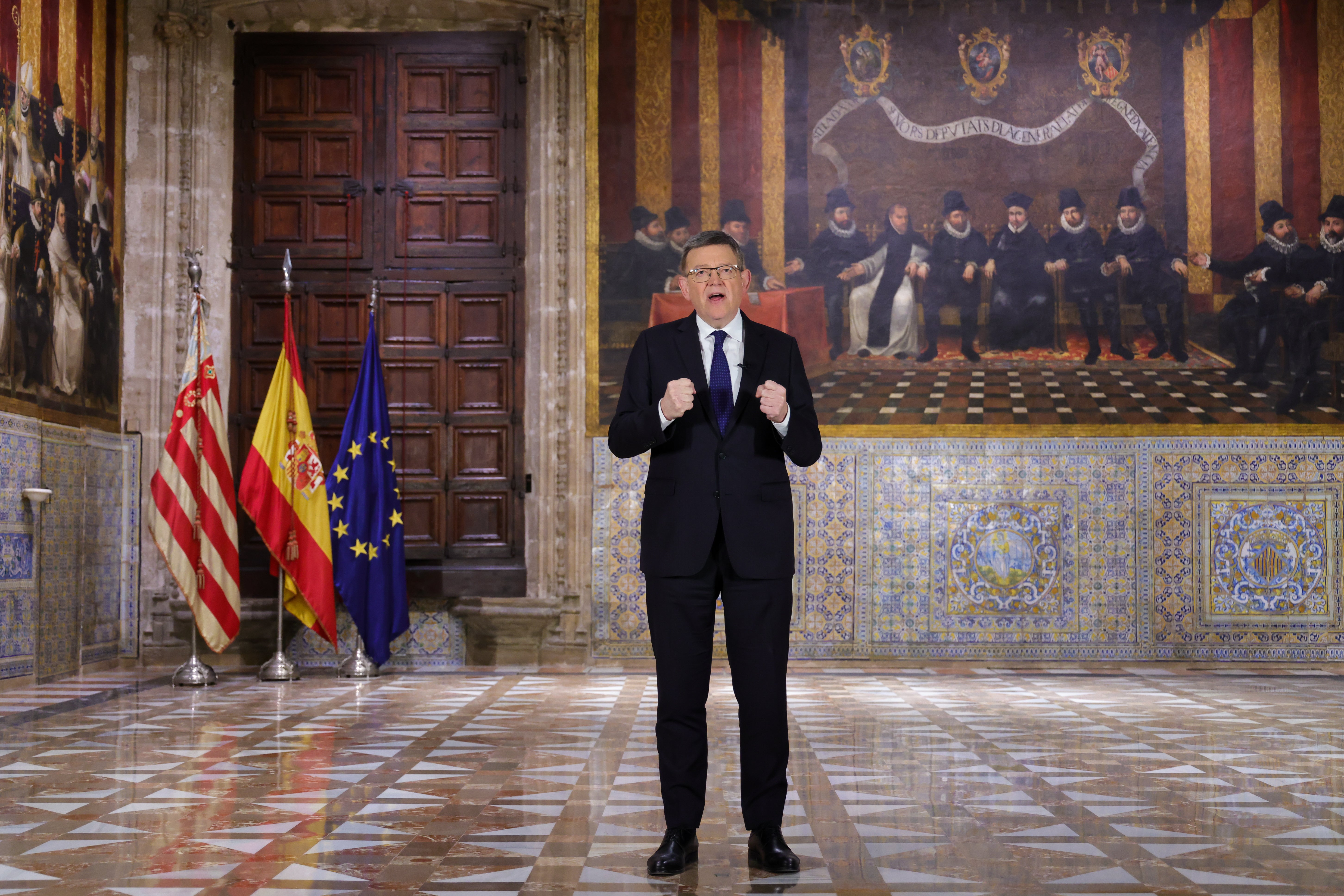 Ximo Puig pide "oxigenar" al sector cerámico Ximo Puig pide "oxigenar" al sector cerámico