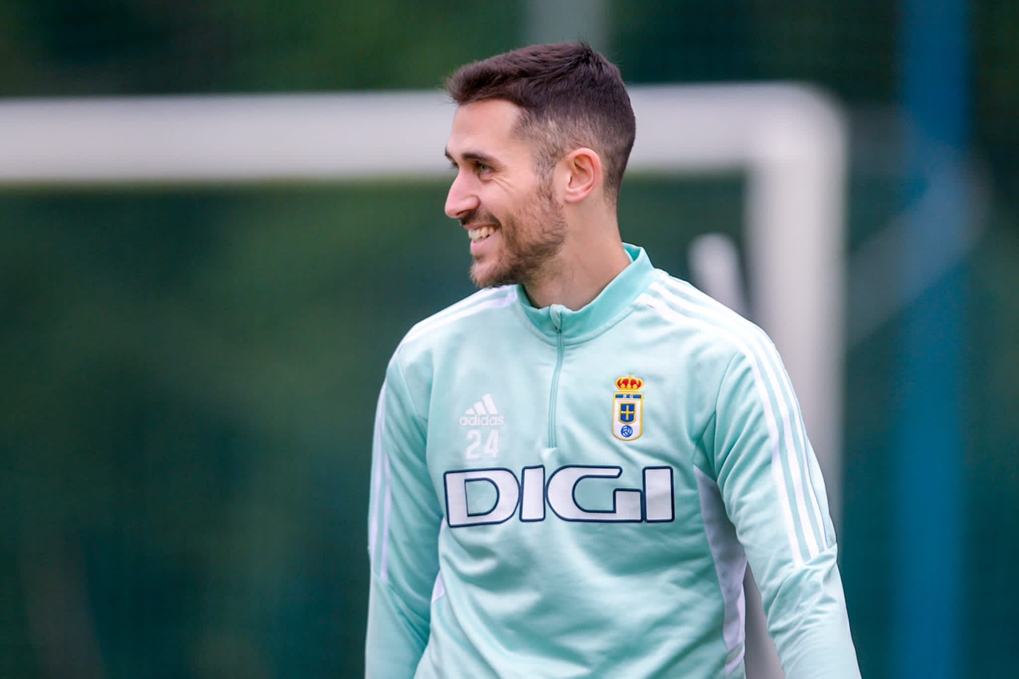 Lucas quiere mirar hacia arriba Lucas quiere mirar hacia arriba