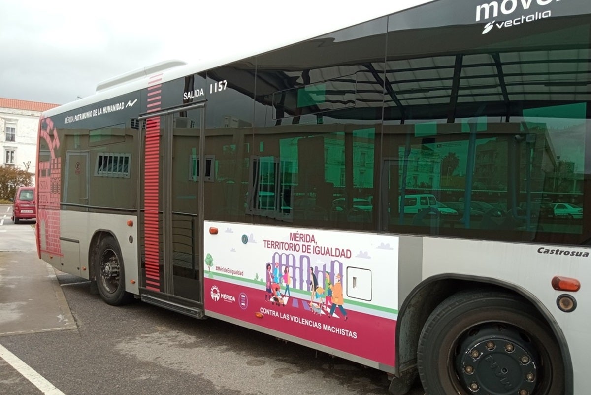 El abono del autobús urbano será gratuito en la ciudad desde 1 de enero El abono del autobús urbano será gratuito en la ciudad desde 1 de enero