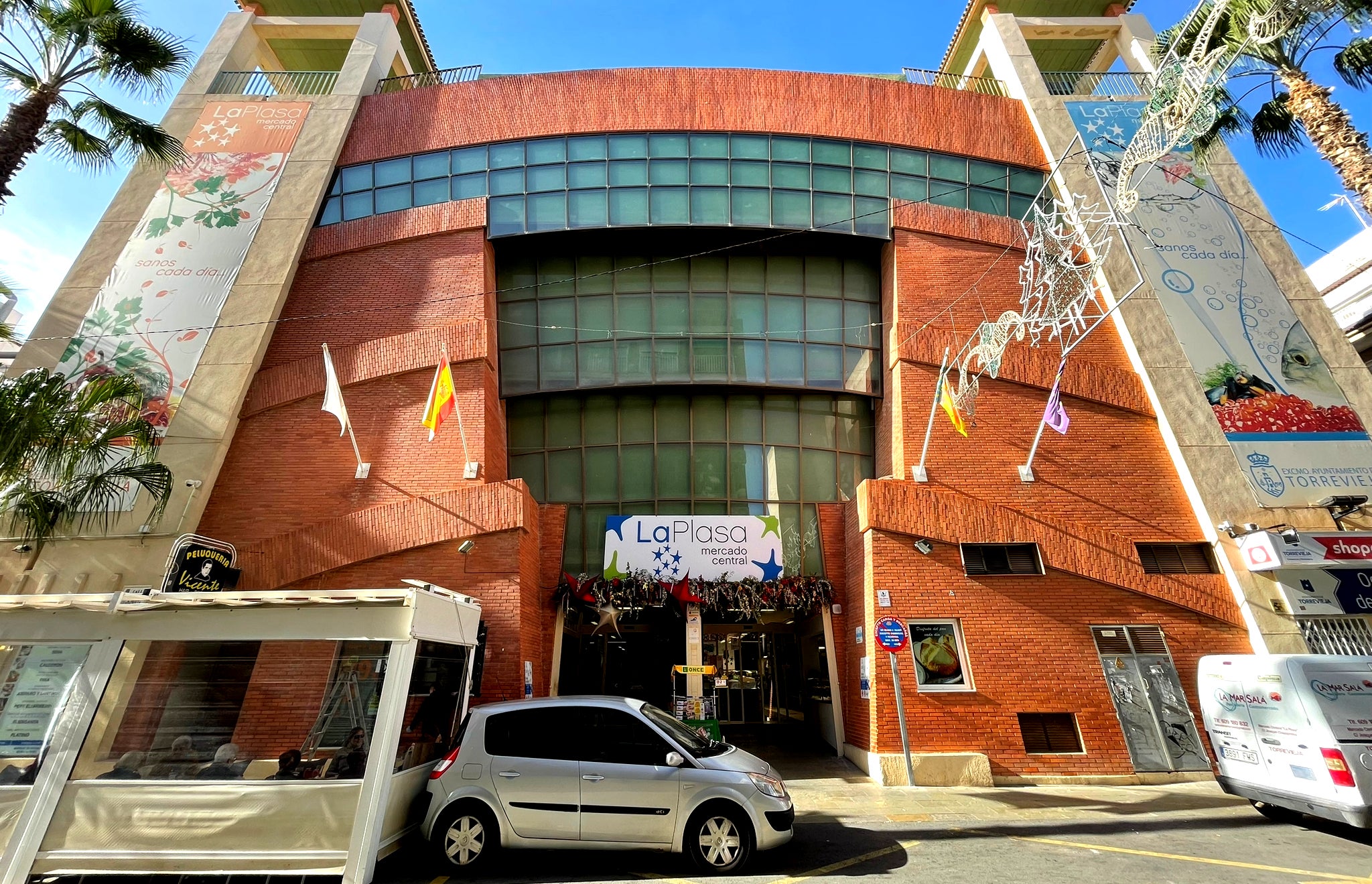 El Ayuntamiento de Torrevieja adquiere la Plasa que será un edificio moderno para todos los ciudadanos El Ayuntamiento de Torrevieja adquiere la Plasa que será un edificio moderno para todos los ciudadanos