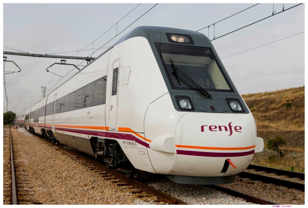 Renfe emite 20.318 abonos gratuitos de Media Distancia de Extremadura Renfe emite 20.318 abonos gratuitos de Media Distancia de Extremadura