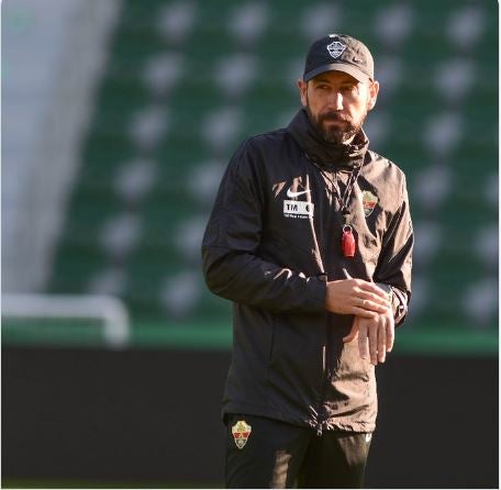 "Mientras siga trabajando a gusto, no me importaría seguir en el Elche" "Mientras siga trabajando a gusto, no me importaría seguir en el Elche"
