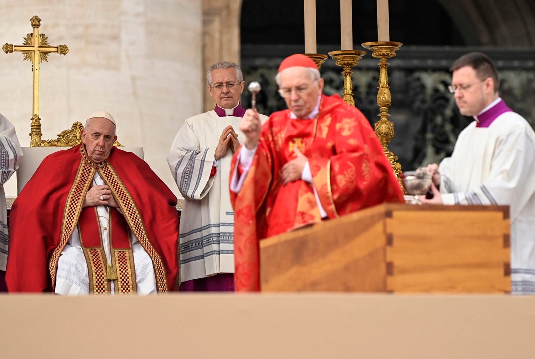 Los restos mortales de Benedicto XVI descansan ya en las Grutas Vaticanas Los restos mortales de Benedicto XVI descansan ya en las Grutas Vaticanas