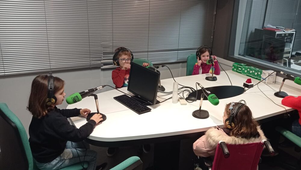 Los más pequeños, con ganas de recibir los regalos de Reyes.