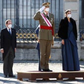 Imagen de archivo de los reyes de España, Felipe VI y Letizia, acompañados por el presidente del Gobierno, Pedro Sánchez, durante la Pascua Militar del 2022