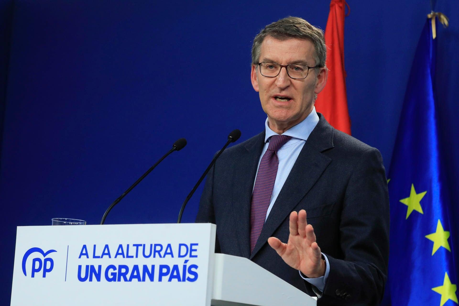 Alberto Núñez Feijóo reducirá el número de Ministerios si llega a La Moncloa Alberto Núñez Feijóo reducirá el número de Ministerios si llega a La Moncloa