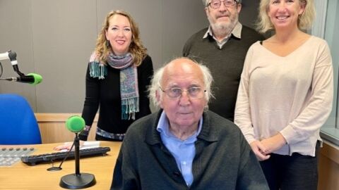 El mallorquín Antonio Batle acaba de publicar un libro junto a Ferrán Román sobre el transporte de pasajeros en Baleares desde el 'boom' turístico El mallorquín Antonio Batle acaba de publicar un libro junto a Ferrán Román sobre el transporte de pasajeros en Baleares desde el 'boom' turístico