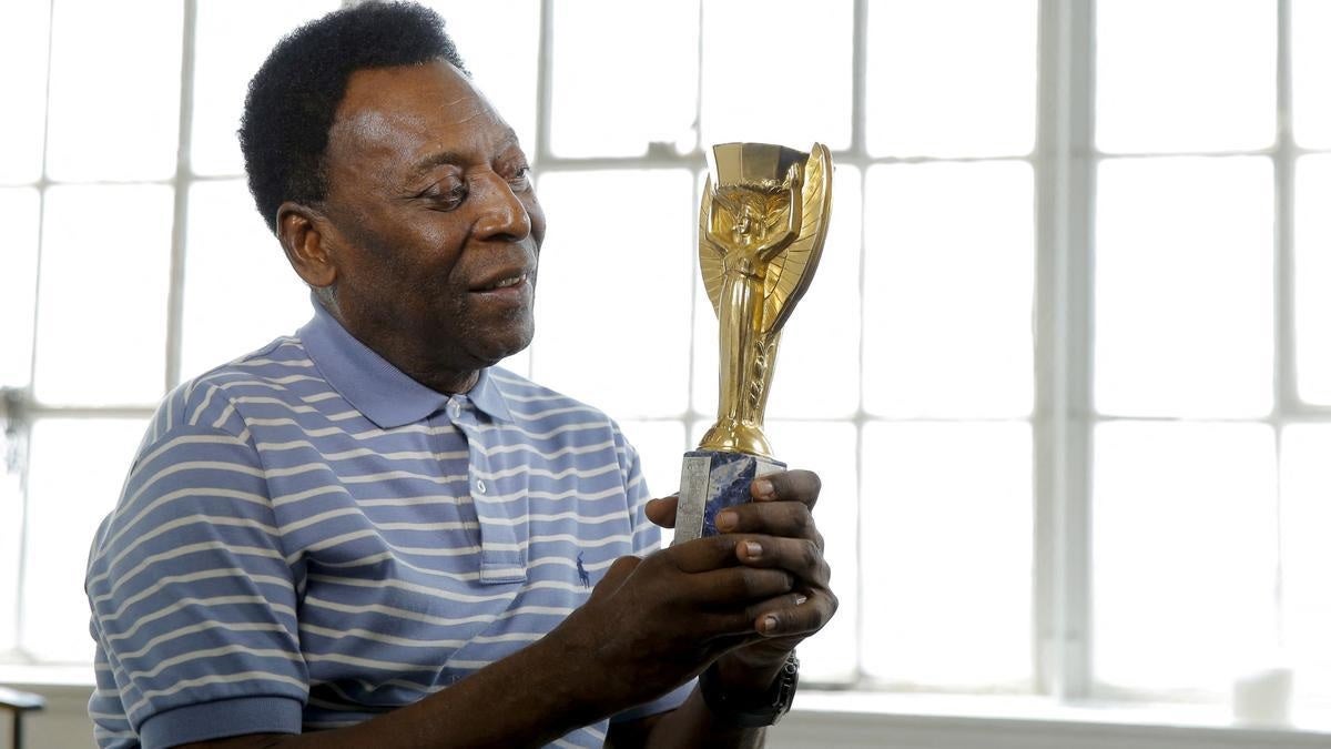 Cine, series y...Pelé Cine, series y...Pelé