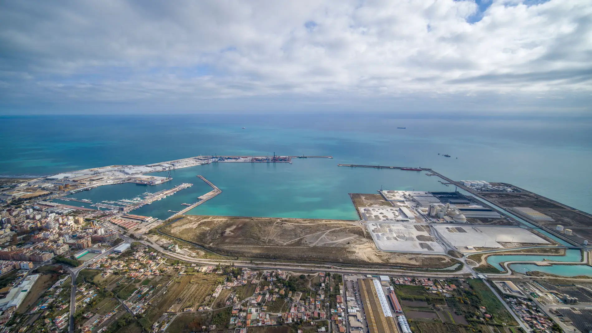 Port Castelló roza los 21 millones de toneladas movidas en 2022