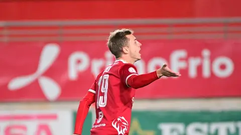 Loren Burón, jugador del Real Murcia en el Enrique Roca Loren Burón, jugador del Real Murcia en el Enrique Roca