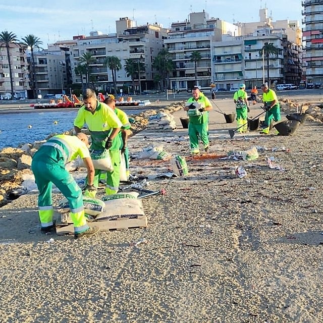 Cinco empresas optan a la nueva contrata de limpieza y recogida de la basura en Santa Pola Cinco empresas optan a la nueva contrata de limpieza y recogida de la basura en Santa Pola