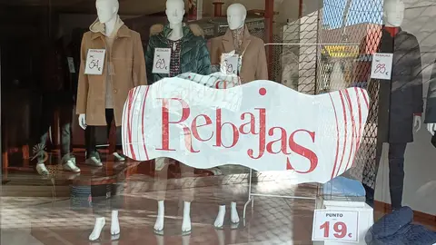 Rebajas Rebajas de enero en un comercio de Alcalá de Henares