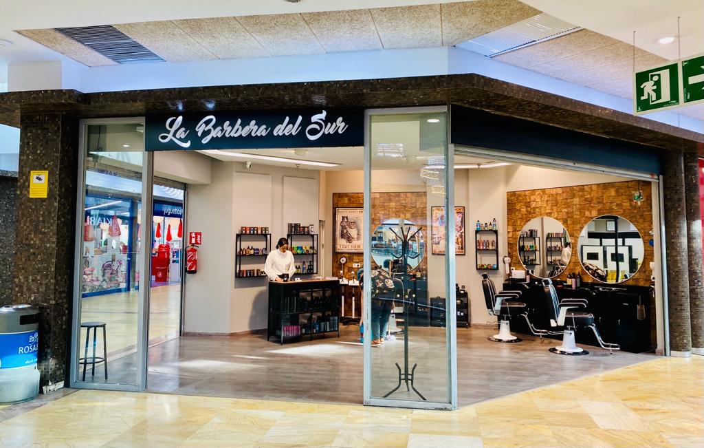 El Centro Comercial Rosaleda da la bienvenida a La Barbera del Sur El Centro Comercial Rosaleda da la bienvenida a La Barbera del Sur