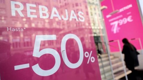 Comienza el per&iacute;odo de rebajas 'no oficiales' de enero con poco optimismo entre los comerciantes del Casco Antiguo