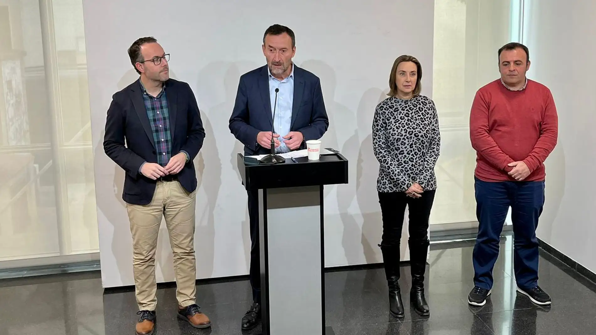 Comparecencia de prensa del PSOE de Elche este lunes en el Centro de Congresos