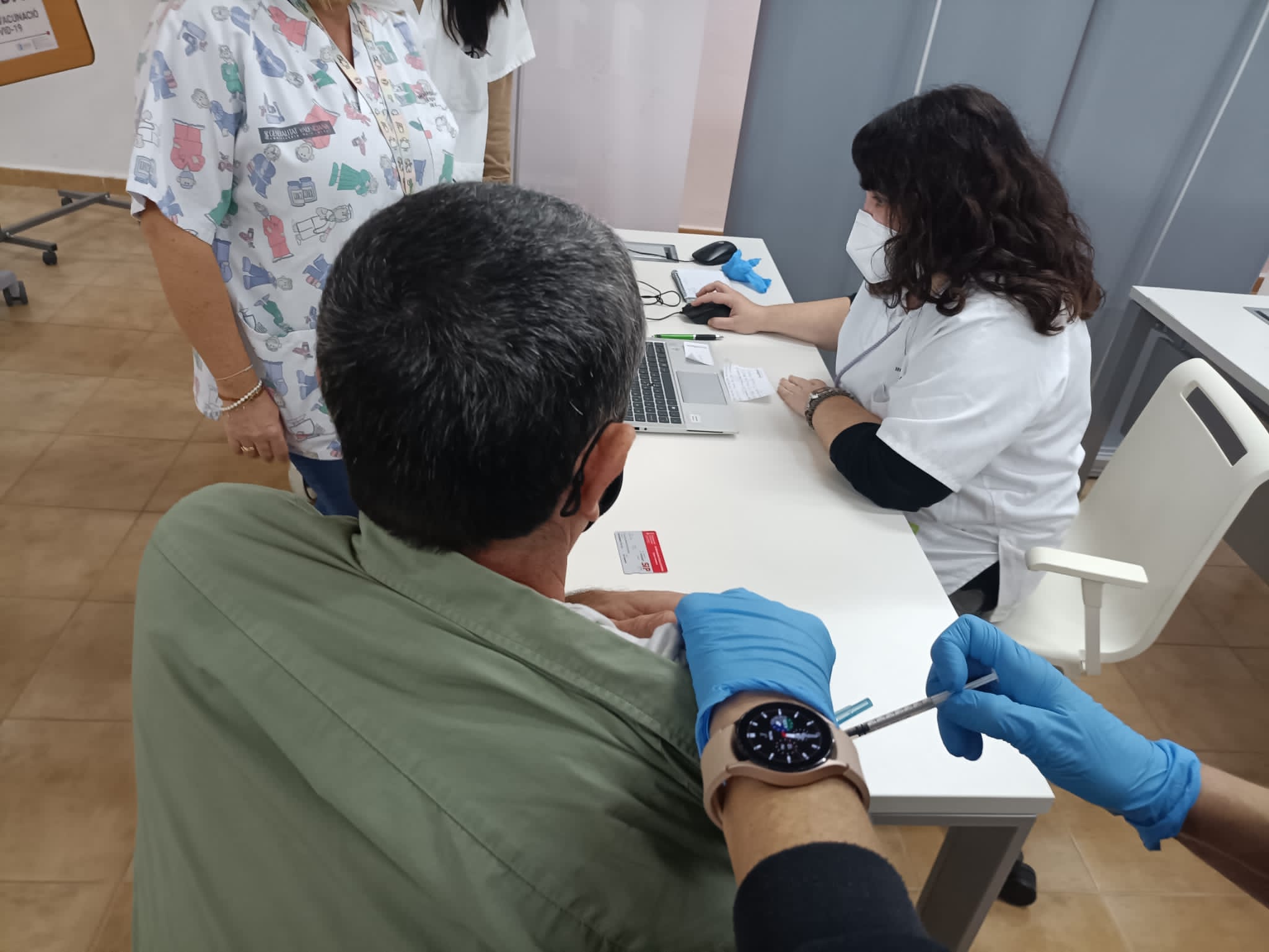 Nueva jornada de vacunación sin cita este martes de COVID y gripe en Castelló Nueva jornada de vacunación sin cita este martes de COVID y gripe en Castelló